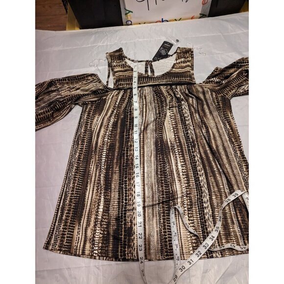 Robert Louis Women's Brown Bell Sleeve Cold Shoulder Top Size Small NWT RN87348 - Picture 13 of 15